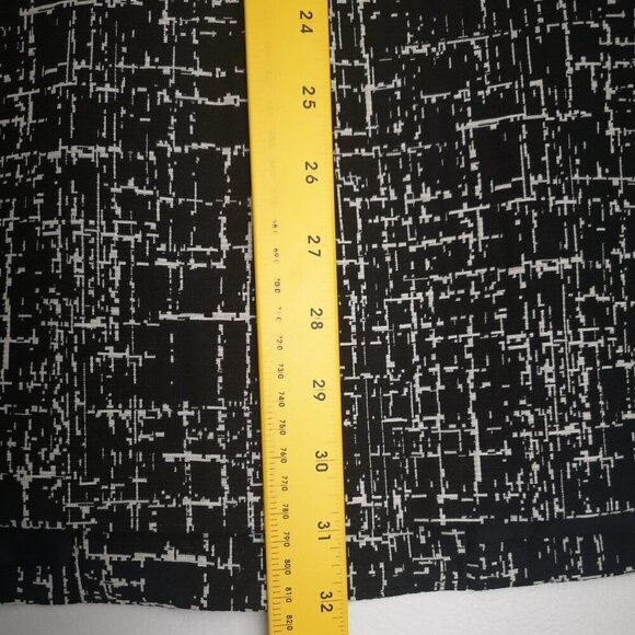 Cleo Petites Ladies Made in Canada Black & Cream Pattern Lined Coat - Picture 10 of 10